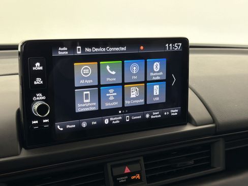 Used 2025 Honda Pilot TrailSport image 21