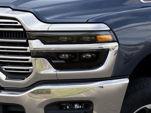New 2026 RAM 2500 Laramie AWD/4WD image 10