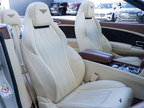 Used 2015 Bentley Continental GT image 22