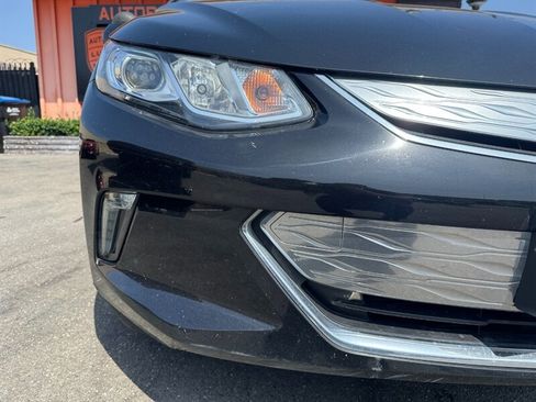 Used 2018 Chevrolet Volt LT FWD image 3
