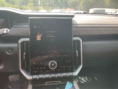 Used 2026 GMC Acadia Denali Ultimate FWD image 15