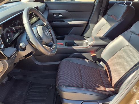 Used 2025 Nissan Kicks SR image 14