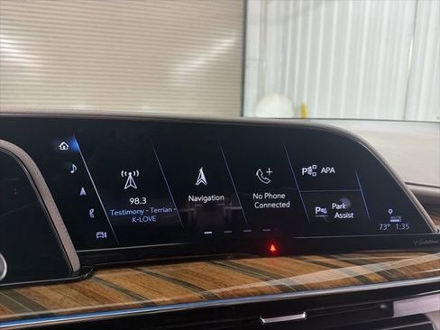 Used 2023 Cadillac Escalade Premium Luxury Platinum image 46