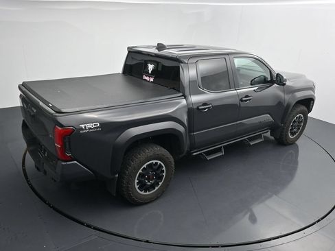 Used 2024 Toyota Tacoma TRD Off-Road w/ TRD Off Road Premium Package AWD/4WD image 16