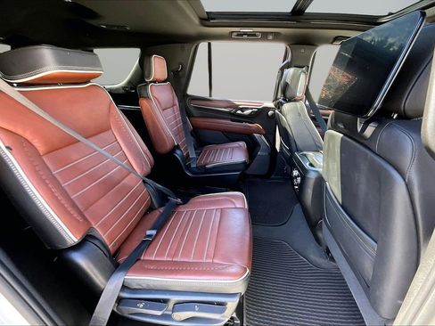 Used 2023 GMC Yukon Denali Ultimate image 25
