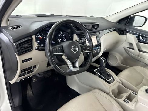 Used 2018 Nissan Rogue Sport SL w/ SL Premium Package image 13