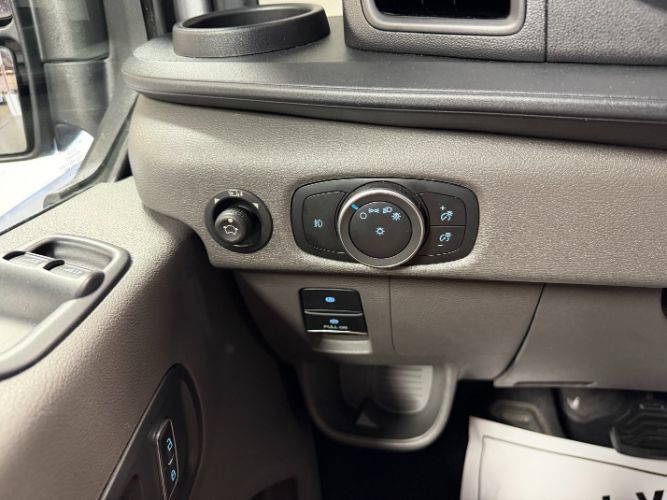 Used 2022 Ford Transit 350 XLT RWD image 18