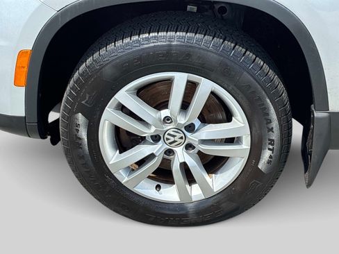 Used 2013 Volkswagen Tiguan S AWD/4WD image 19