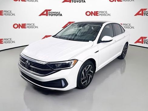 Used 2024 Volkswagen Jetta SEL FWD image 3