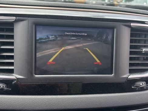 Used 2023 Chrysler Voyager LX FWD image 10