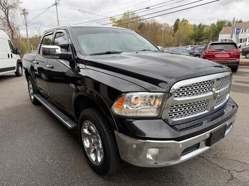 Used 2017 RAM 1500 Laramie w/ Convenience Group AWD/4WD image 4