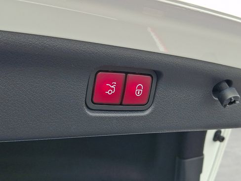 Certified 2022 Mercedes-Benz C 300 4MATIC Sedan image 29