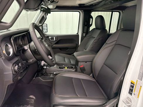 New 2026 Jeep Gladiator Sport AWD/4WD image 14