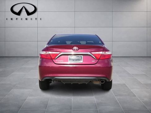 Used 2016 Toyota Camry SE image 6