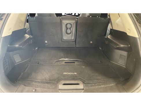 Used 2017 Nissan Rogue SV FWD image 23