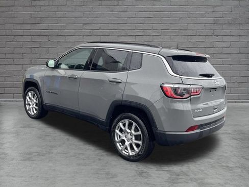 Used 2023 Jeep Compass Latitude AWD/4WD image 5