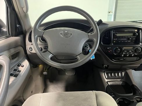 Used 2005 Toyota Sequoia SR5 RWD image 20