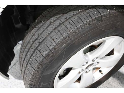 Used 2015 Toyota Sienna L image 11