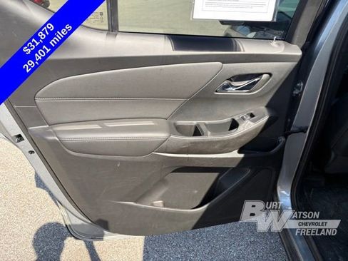 Used 2023 Chevrolet Traverse LT w/ Midnight/Sport Edition AWD/4WD image 18