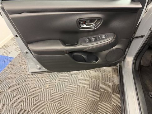 Used 2025 Honda HR-V Sport image 5