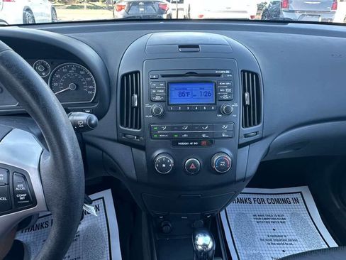 Used 2012 Hyundai Elantra FWD image 16