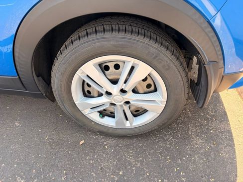 Used 2021 Nissan Kicks S FWD image 6