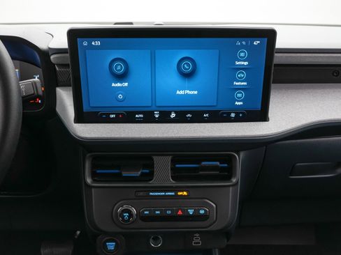 New 2026 Ford Maverick XLT image 16