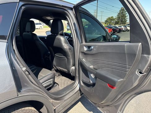 Used 2025 Ford Escape ST-Line FWD image 17