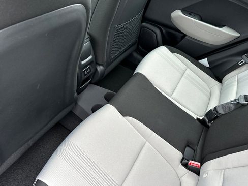 New 2025 Hyundai Venue SEL FWD image 11