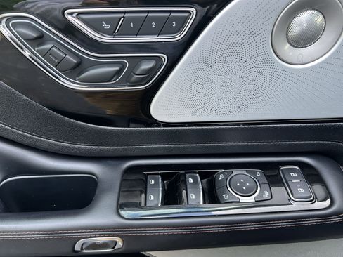 Used 2022 Lincoln Aviator Reserve w/ Equipment Group 201A image 22