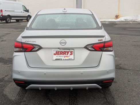 Used 2024 Nissan Versa SR FWD image 7
