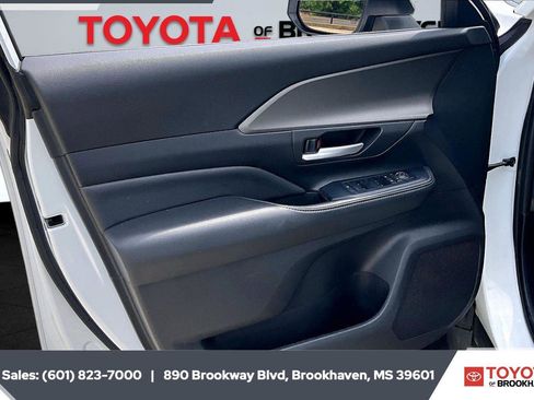 Used 2024 Toyota Grand Highlander AWD image 17