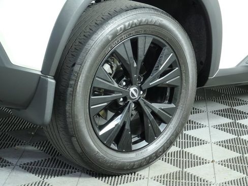 Used 2023 Nissan Rogue SV w/ SV Premium B Package AWD/4WD image 11