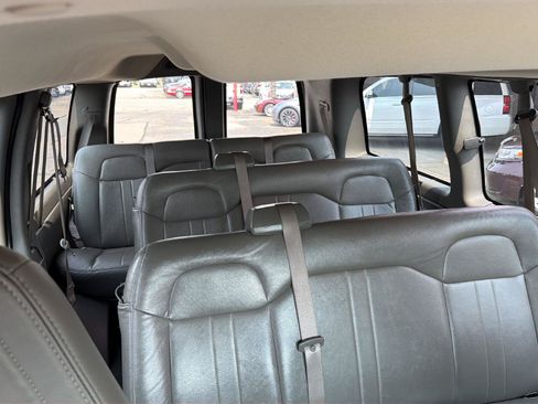 Used 2022 Chevrolet Express 2500 LS RWD image 18