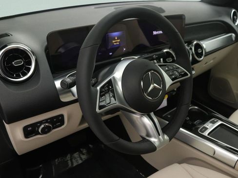 New 2026 Mercedes-Benz GLB 250 image 4