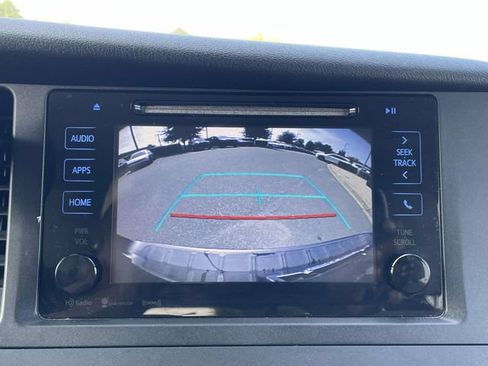 Used 2017 Toyota Sienna LE FWD image 25