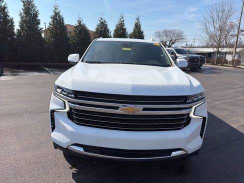 Used 2024 Chevrolet Suburban LT image 8