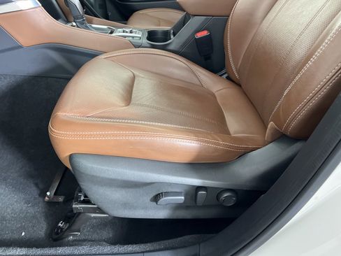 Used 2021 Subaru Forester Touring image 16