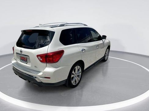 Used 2019 Nissan Pathfinder SL w/ SL Premium Package FWD image 5