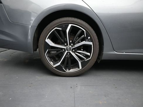 Used 2024 Nissan Altima 2.5 SR FWD image 10