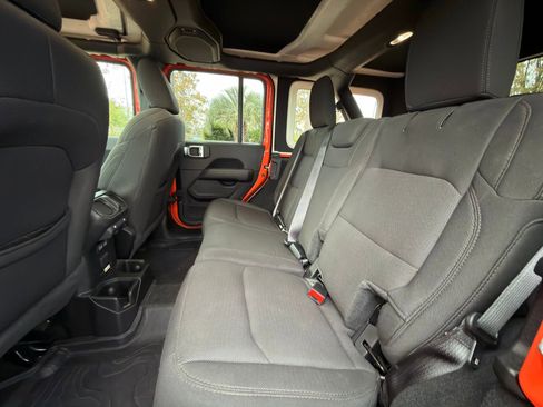 Used 2023 Jeep Wrangler Sahara image 14