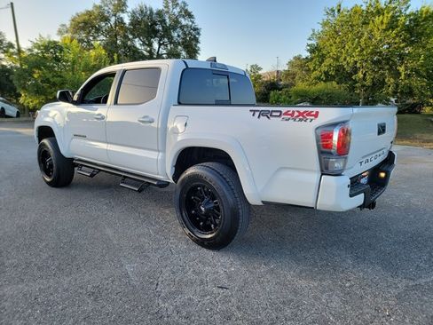 Used 2021 Toyota Tacoma TRD Sport w/ Technology Package AWD/4WD image 7