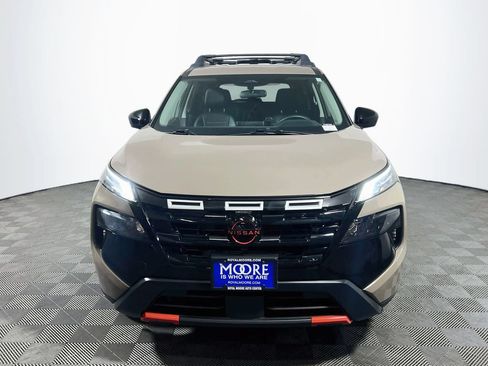 Used 2025 Nissan Rogue SV AWD/4WD image 2