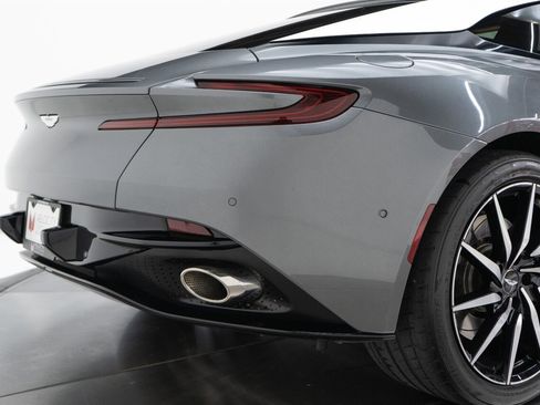Used 2017 Aston Martin DB11 V12 RWD image 26