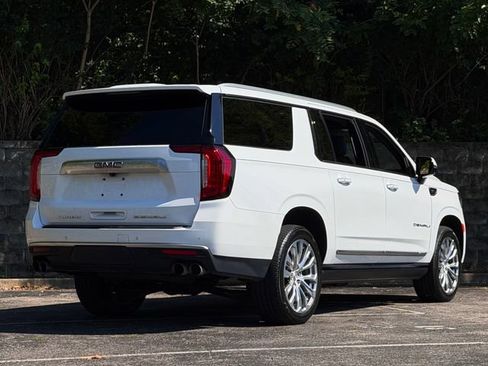 Used 2023 GMC Yukon XL Denali AWD/4WD image 5