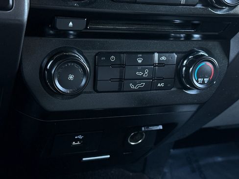 Used 2016 Ford F150 XLT image 17