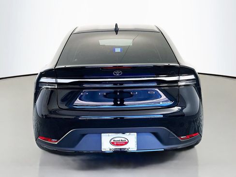 Used 2026 Toyota Prius Plug-In Hybrid FWD image 6