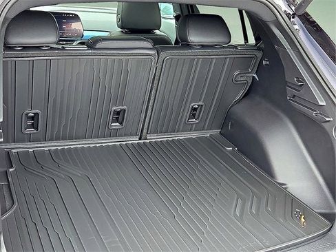 New 2026 Chevrolet Equinox EV LT image 11