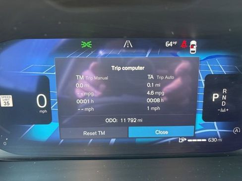 Used 2025 Volvo XC40 B5 Plus AWD/4WD image 26