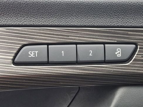 Certified 2024 GMC Terrain SLT FWD image 29